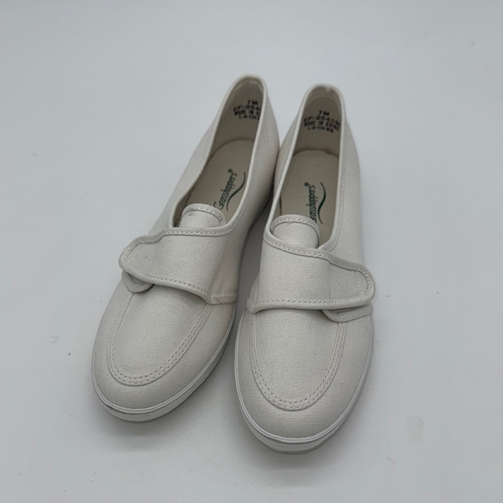 Grasshoppers White Flats Classic Comfort Loafers Sneakers Size 7
